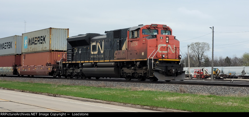 CN 8924